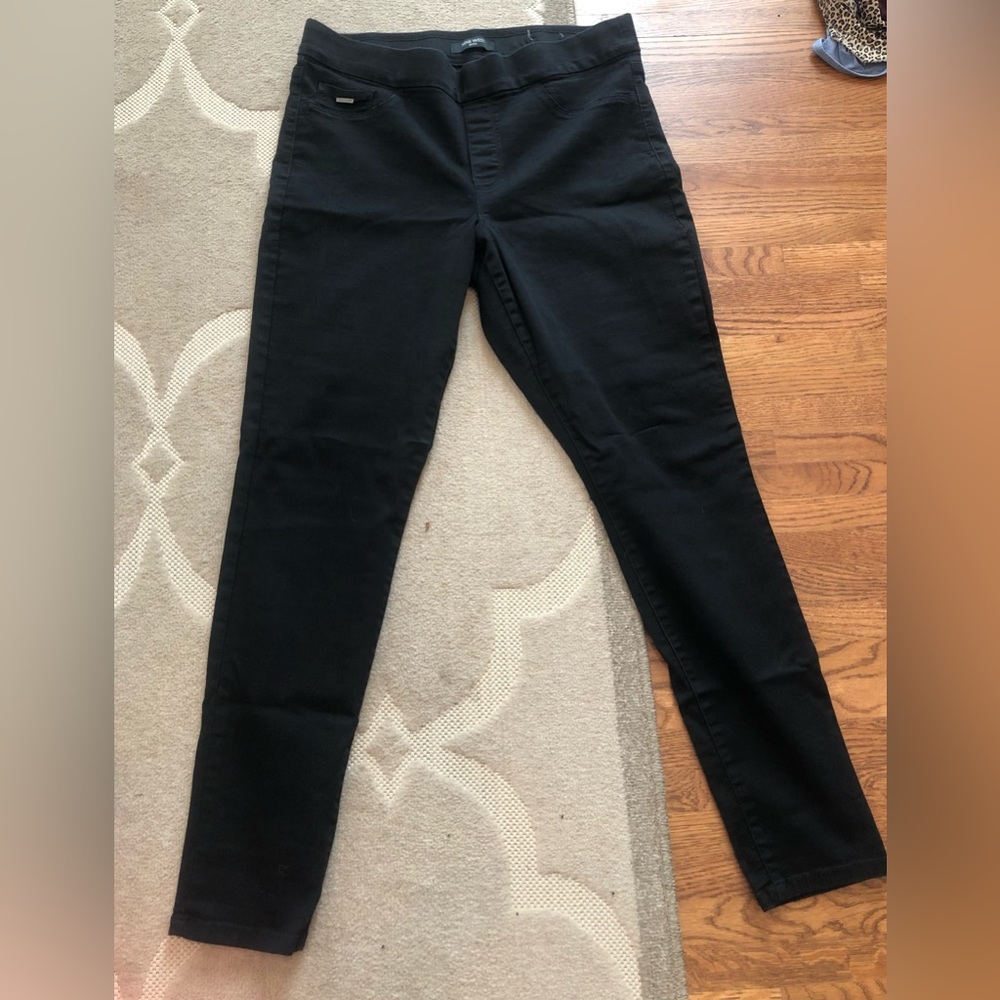 Black Nine West Pull-on skinny jeans. Size 14. Excellent used condition.